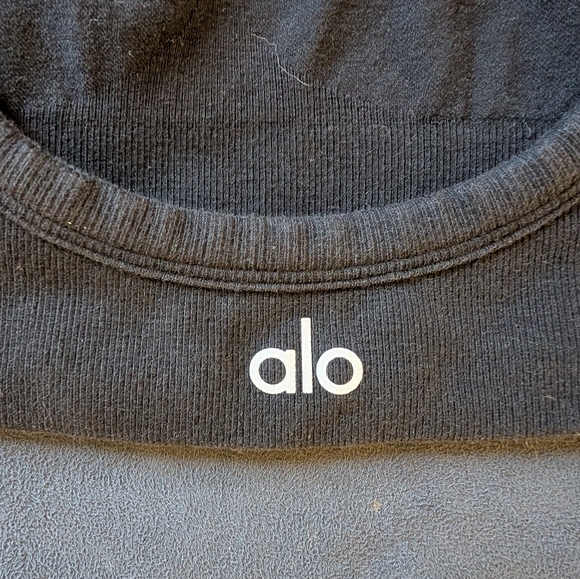 Alo Yoga Black Seamless Sports Bra Crossback Women's Size XS - Picture 3 of 4